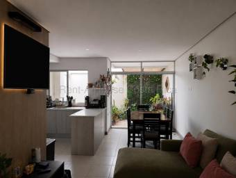 Venta de Casa en Montes de Oca-Sabanilla. RAH 27-129