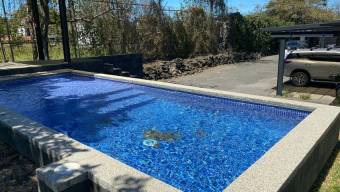 Venta de Casa de 3 Niveles en Piedades de Santa Ana. RAH 27-132