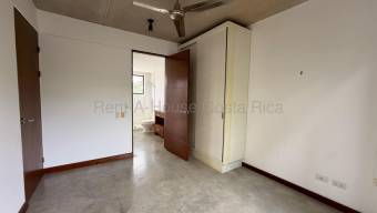 Venta de Casa de 3 Niveles en Piedades de Santa Ana. RAH 27-132