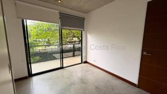 Venta de Casa de 3 Niveles en Piedades de Santa Ana. RAH 27-132