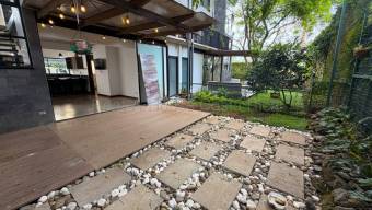 Venta de Casa de 3 Niveles en Piedades de Santa Ana. RAH 27-132