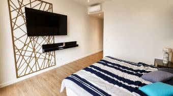 ALQUILER DE PENTHOUSE ALTA GAMA EN GUACHIPELÍN DE ESCAZÚ.