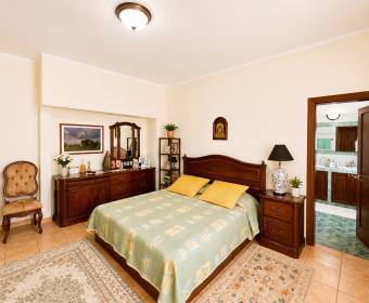 Exclusiva propiedad con dos casas independientes en venta en Ciudad Hacienda Los Reyes, La Guacima