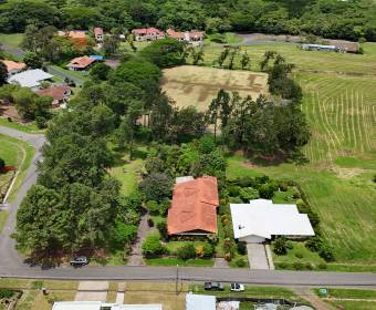 Exclusiva propiedad con dos casas independientes en venta en Ciudad Hacienda Los Reyes, La Guacima