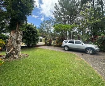Exclusiva propiedad con dos casas independientes en venta en Ciudad Hacienda Los Reyes, La Guacima