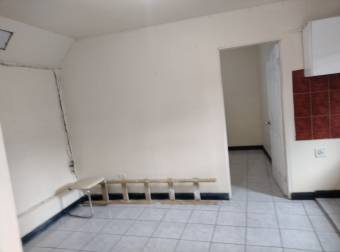 Se alquila apartamento pequeño Desamparados.