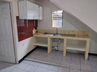 Se alquila apartamento pequeño Desamparados.