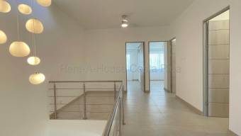 Alquiler de casa contemporánea con jardín privado en Escazú #26-2145 GS Alquiler de casa contemporánea con jardín privado en Escazú #26-2145 GS