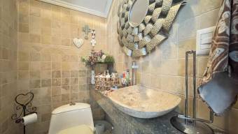 Venta de Casa de 2 PLANTAS en San Rafael de Escazú. RAH 26-2150