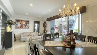 Venta de Casa de 2 PLANTAS en San Rafael de Escazú. RAH 26-2150