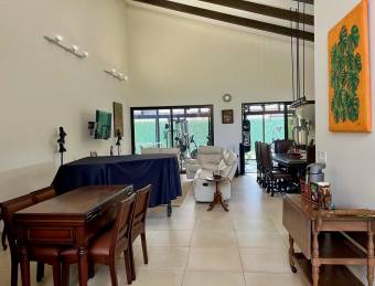 Venta de Moderna y Estraordinaria Casa en Santa Ana / Mls. 26-713 OFC JB Venta de Moderna y Estraordinaria Casa en Santa Ana / Mls. 26-713 OFC JB