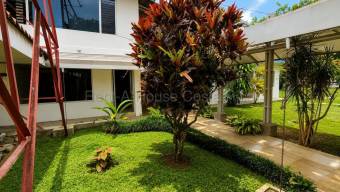 Venta de Lote  Bodega y Oficinas en Zapote-San José. RAH 27-134