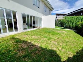 Venta de Casa en ULLOA-Heredia. RAH 27-171