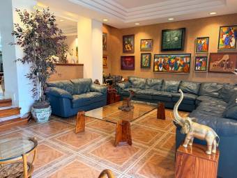Venta de Casa ESQUINERA en Mata Redonda, San José. RAH 27-145
