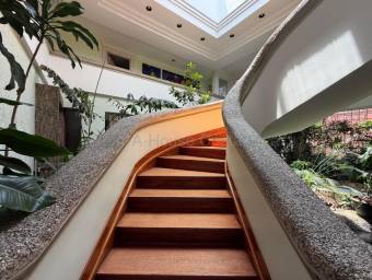 Venta de Casa ESQUINERA en Mata Redonda, San José. RAH 27-145