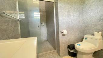 Venta de propiedad con 3 apartamentos y piscina en Guanacaste #26-220 GS