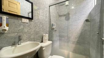 Venta de propiedad con 3 apartamentos y piscina en Guanacaste #26-220 GS