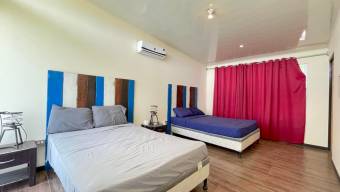 Venta de propiedad con 3 apartamentos y piscina en Guanacaste #26-220 GS