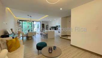 Venta de casa moderna con vista al bosque y amenidades premium #26-1421 GS