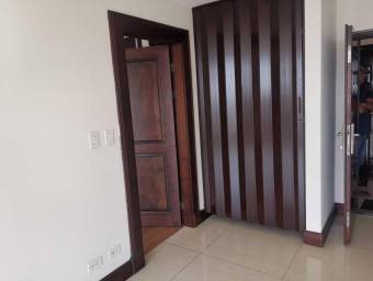 Se vende apartamento en Sabana San José 26-369