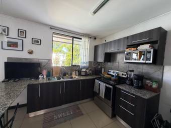 Se vende casa en Ulloa Heredia 26-1796