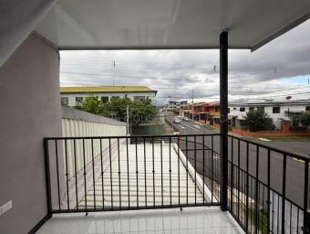 Venta de Casa Esquinera en Tibás-San Juan. RAH 27-227