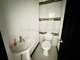 Venta de Casa Esquinera en Tibás-San Juan. RAH 27-227