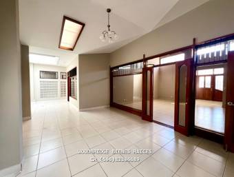 Casa en 1 piso en alquiler Escazú San Rafael $1.800