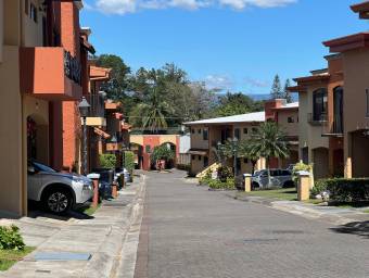Venta de Encantadora Casa en Brasil de Mora / Mls. 26-1021 OFC JB