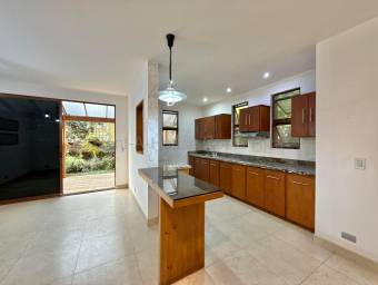 Se vende casa en Ulloa Heredia 26-1652