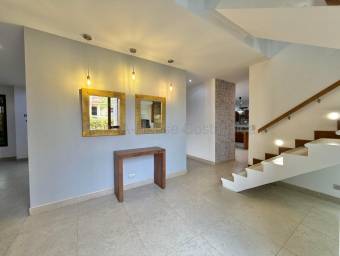 Se vende casa en Ulloa Heredia 26-1652