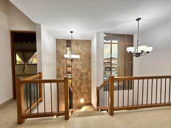 Se vende casa en Ulloa Heredia 26-1652