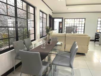 Se vende casa en San Vicente Santo Domingo 26-2169