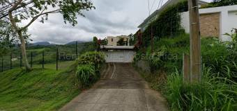 Venta de LUJOSA Casa en Altos de Carrizal, Escazú. RAH 27-141