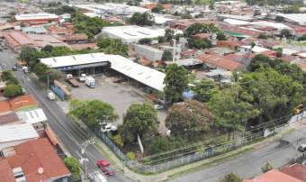 Venta de propiedad comercial con uso mixto y amplio terreno #26-1224 GS