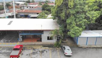 Venta de propiedad comercial con uso mixto y amplio terreno #26-1224 GS