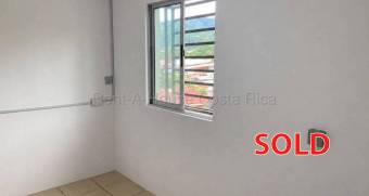 Venta de casa remodelada de dos niveles, ideal para invertir #26-2239 GS