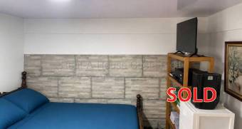 Venta de casa remodelada de dos niveles, ideal para invertir #26-2239 GS