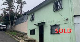 Venta de casa remodelada de dos niveles, ideal para invertir #26-2239 GS