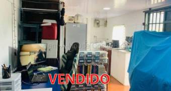 Venta de casa remodelada de dos niveles, ideal para invertir #26-2239 GS