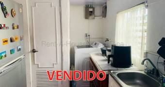 Venta de casa remodelada de dos niveles, ideal para invertir #26-2239 GS
