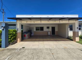 VENTA DE CASA DE UNA PLANTA CON PATIO, EN CONDOMINIO EN HEREDIA