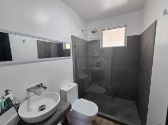 VENTA DE CASA DE UNA PLANTA CON PATIO, EN CONDOMINIO EN HEREDIA