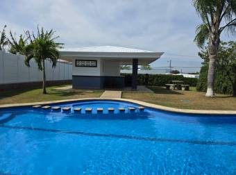 VENTA DE CASA DE UNA PLANTA CON PATIO, EN CONDOMINIO EN HEREDIA