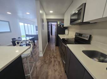 VENTA DE CASA DE UNA PLANTA CON PATIO, EN CONDOMINIO EN HEREDIA