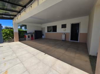 VENTA DE CASA DE UNA PLANTA CON PATIO, EN CONDOMINIO EN HEREDIA