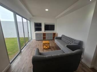 VENTA DE CASA DE UNA PLANTA CON PATIO, EN CONDOMINIO EN HEREDIA