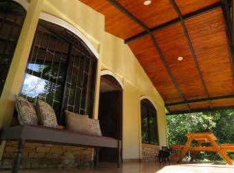 SE VENDE REFUGIO PRIVADO CON MAS DE 4 HECTAREAS DE BOSQUE PRIMARIO