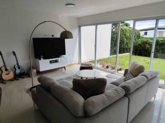 Venta de Casa en ULLOA-Heredia. RAH 27-171