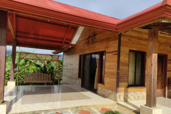 VENTA DE CASA RURAL DE 5 HABITACIONES EN LA ESE DE PARAMO